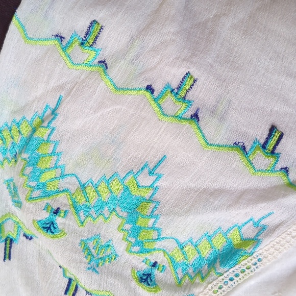 White Top with Green and Blue Embroidery - Picture 4 of 4
